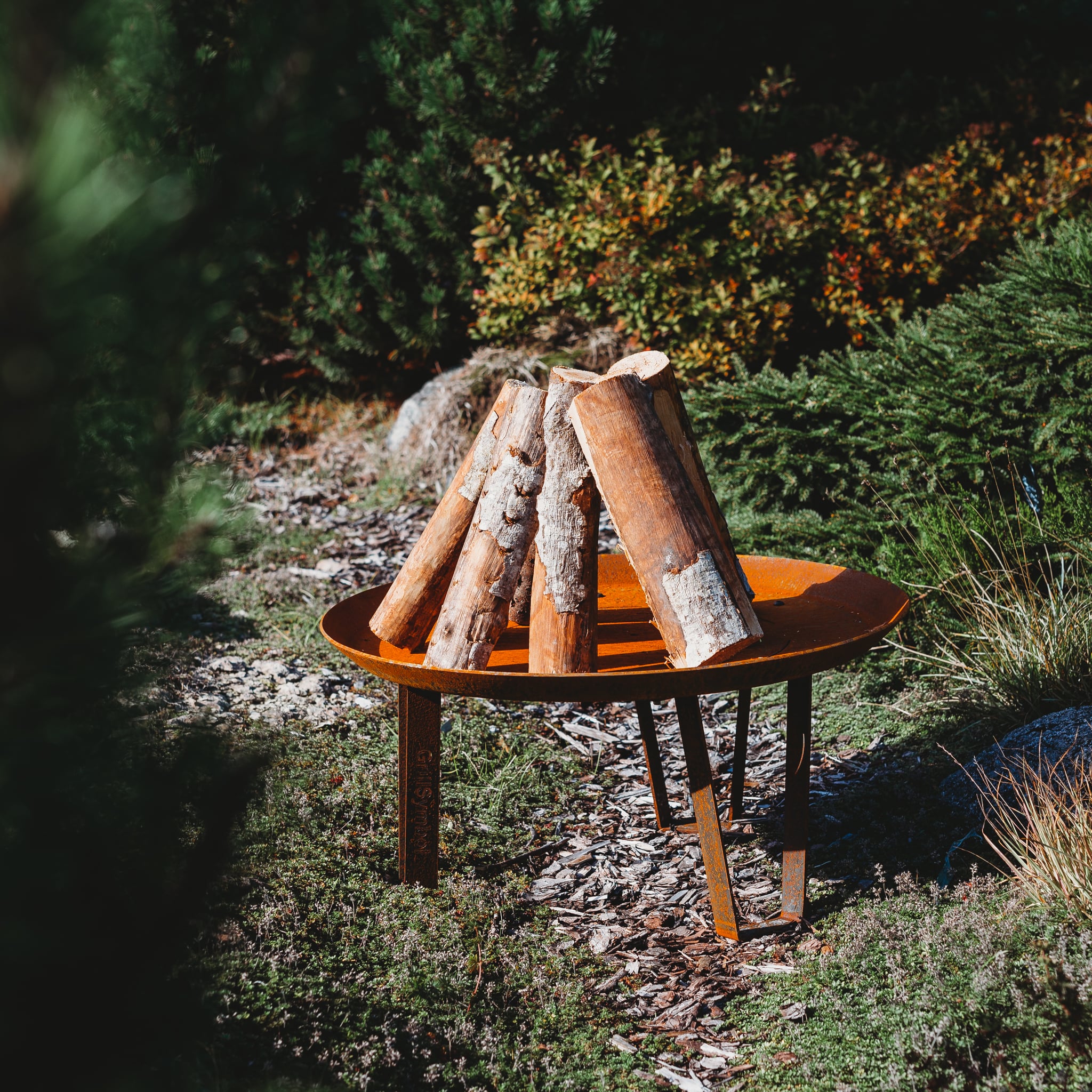 GrillSymbol ulkotulisija Elegante, ø 72 cm JUHANNUKSEN ERIKOISTARJOUS GrillSymbol ulkotulisija Elegante, ø 72 cm JUHANNUKSEN ERIKOISTARJOUS